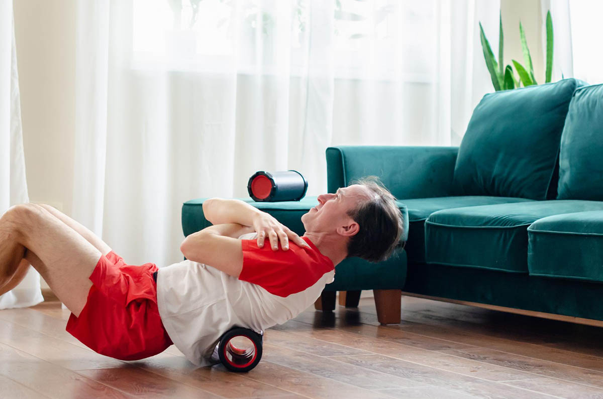 Foam Rolling vs. Stretching: Key Differences 