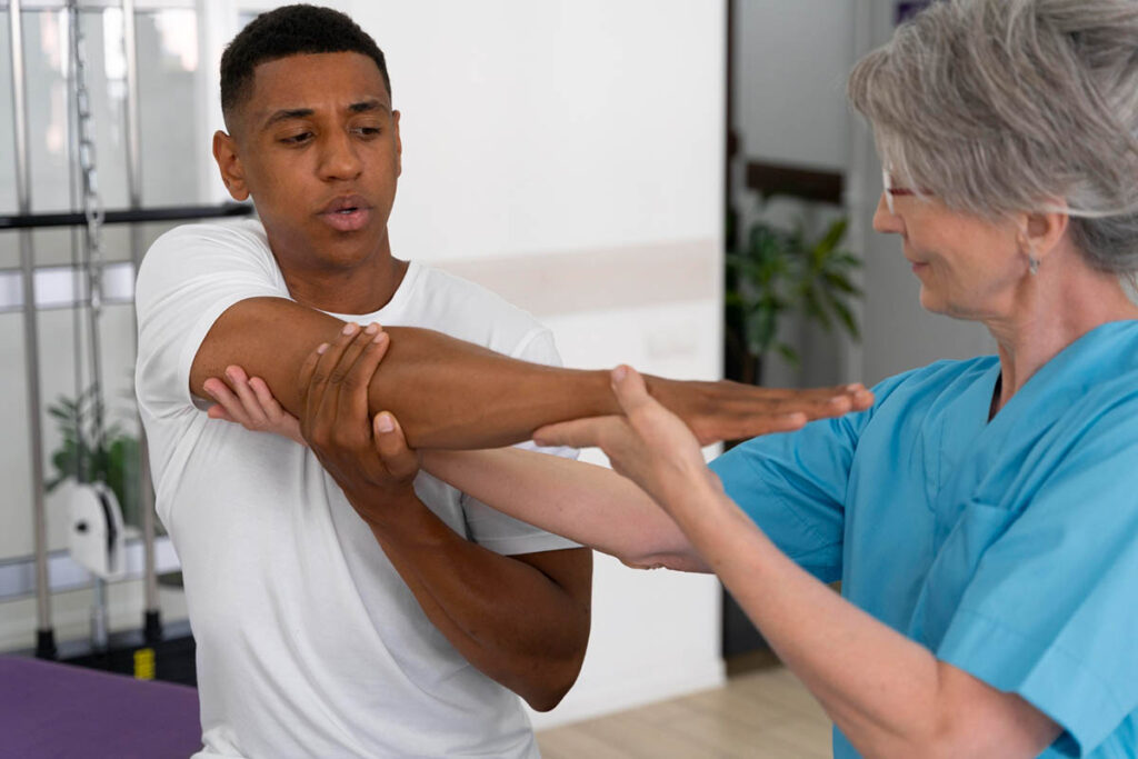 Numbness In The Right Arm: Causes, Symptoms, Treatment